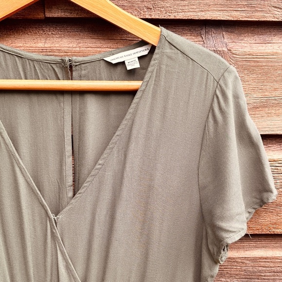 American Eagle capri length  culottes with crossover top - dark geeen - Size M - Picture 3 of 3